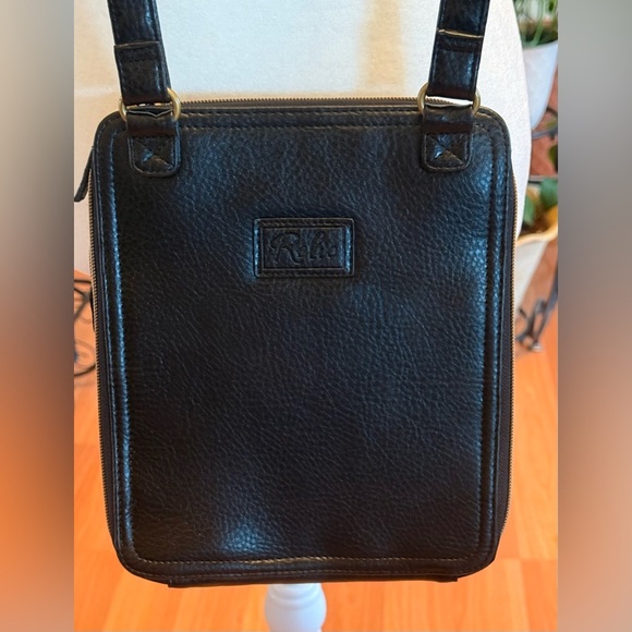 Relic Zip Around Crossbody Black Handbag Vegan Leather Adjustable Strap - Picture 8 of 15